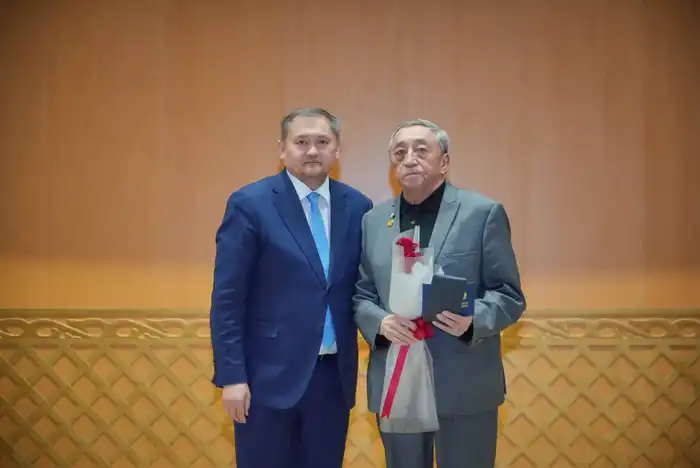 В Алматы наградили лучших представителей науки и высшего образования (4)