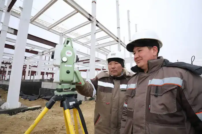 Нурдаулет Килыбай проверил ход реконструкции вокзала "Мангистау" в Мунайлинском районе Павлодаре