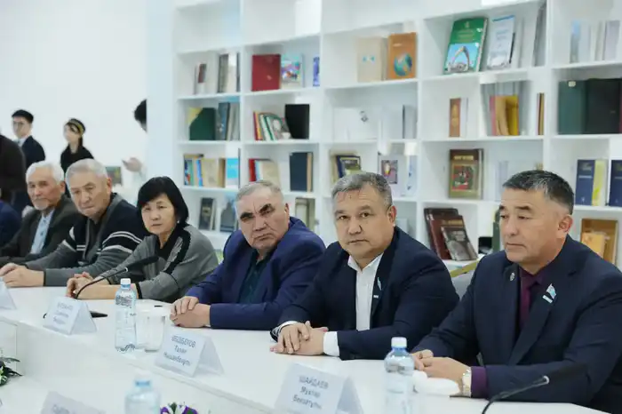 Встреча Ербола Карашукеева с ветеранами Жамбыла Павлодаре