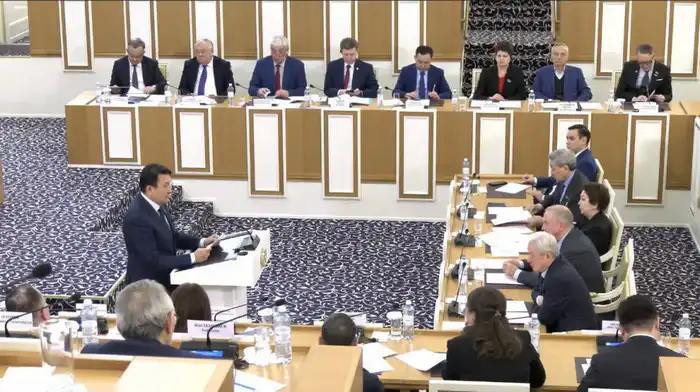 Шалкар Байбеков акцентирует внимание на международных стандартах в конституционной реформе для улучшения качества жизни в области Абай Павлодаре