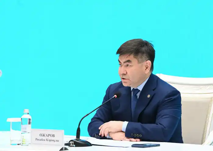 Эксперты обсудили Конституцию в Доме дружбы Павлодаре