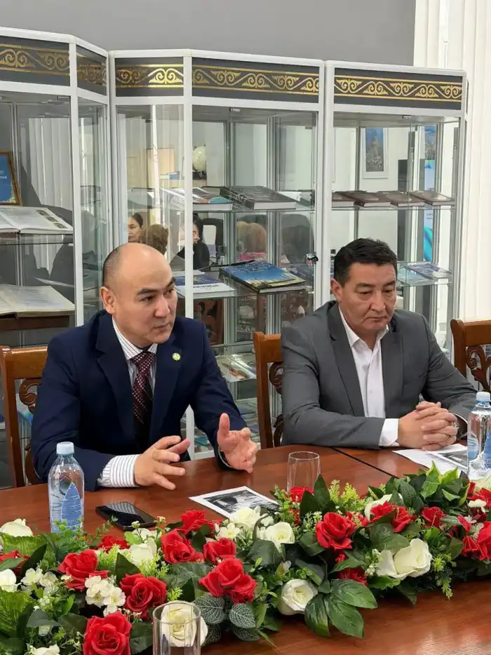 В Астане сотрудники архива и специалисты в области права обсудили правовые основы института брака (3)