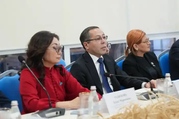 Международное сотрудничество в области водосбережения: студенты колледжей Астаны и Северо-Казахстанской области участвуют в экочасе Павлодаре