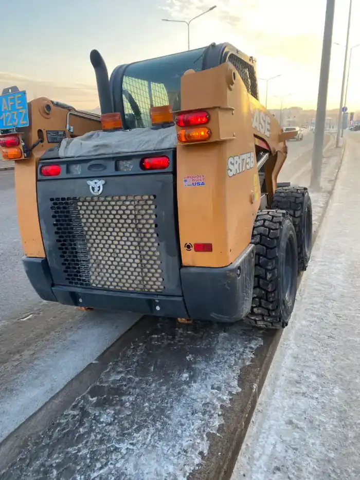 Астана: зимний фронт сражается со снегом, более тысячи единиц спецтехники на боевом посту Павлодаре