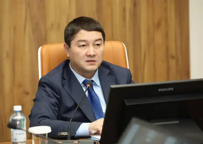 В акимате области обсудили ход развития сфер транспорта, торговли и туризма в регионе (3)
