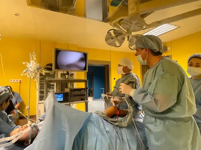 В Алматы проведены 8 артроскопических операций на детях в Центре детской неотложной помощи Павлодаре