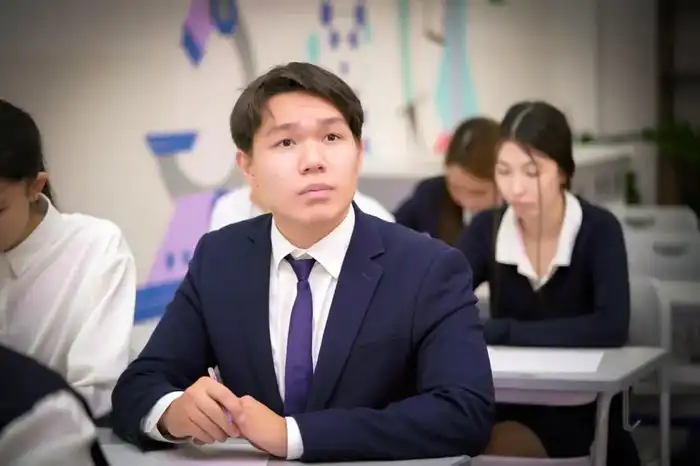 «Школа без смартфонов»: Астана возвращает ученикам живое общение вместо экранов Павлодаре