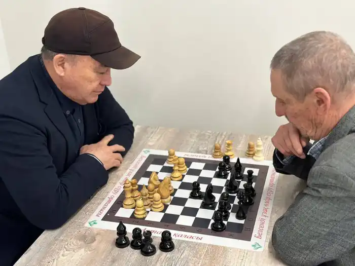 Турнир по шашкам среди пенсионеров в Астане Павлодаре