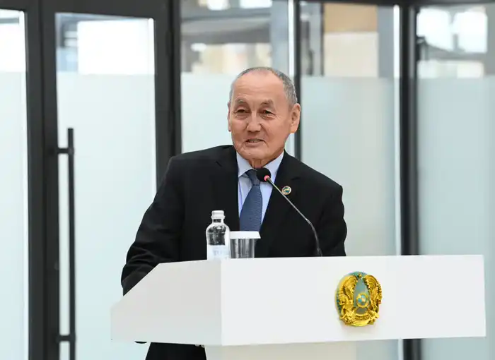 Глава региона встретился с ветеранами и представителями интеллигенции (6)