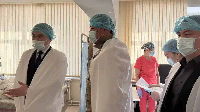 Глава МЧС посетил пострадавших и поручил обеспечить всестороннюю помощь (6)