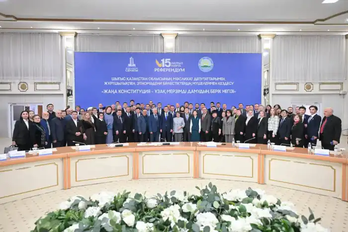 Председатель Сената Парламента Маулен Ашимбаев на встречах с жителями ВКО разъяснил значение новой Конституции (8)