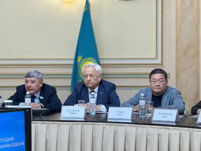 Обсуждение новой Конституции: писатели Казахстана поддерживают реформы для расширения прав граждан и свободы слова Павлодаре