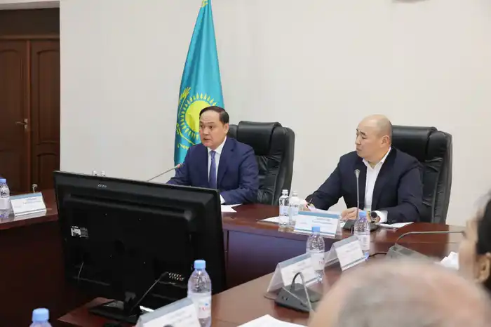 Встреча Ербола Карашукеева с предпринимателями в Жамбылской области обсуждение инвестиций и рабочих мест Павлодаре