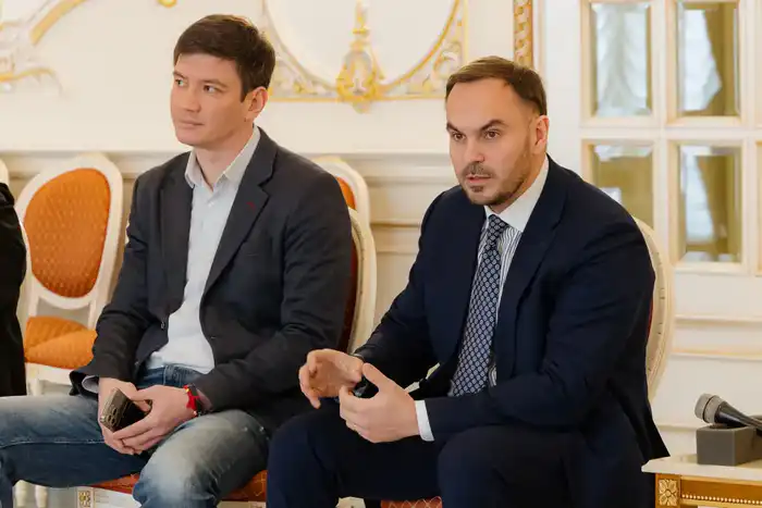 Креаторы Казахстана: Конституция и креатив в одном флаконе! Павлодаре