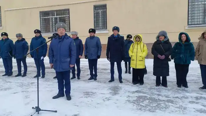 «Закон и порядок»: в Карагандинской области депутаты, прокуроры и полицейские вышли в совместный рейд (3)