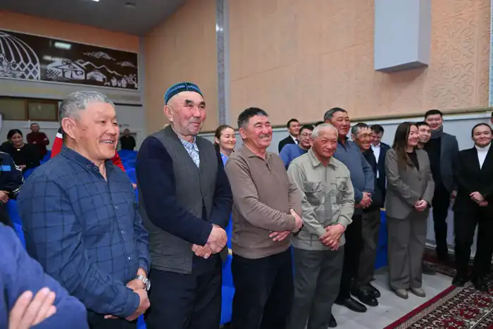 Аким области встретился с жителями села Жантикей (3)