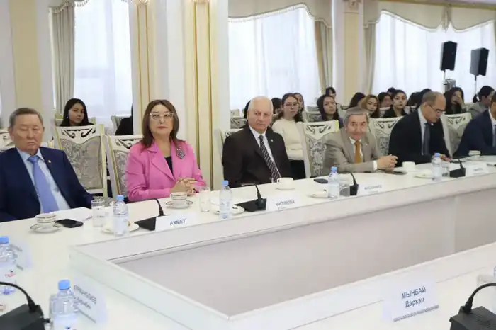 В честь 100-летия Шоры Сарыбаева прошла презентация трудов академика (2)