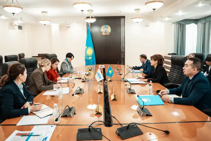 Аида Балаева провела встречу с Главой офиса Структуры «ООН-Женщины» в Казахстане Джерен Гюрес (2)