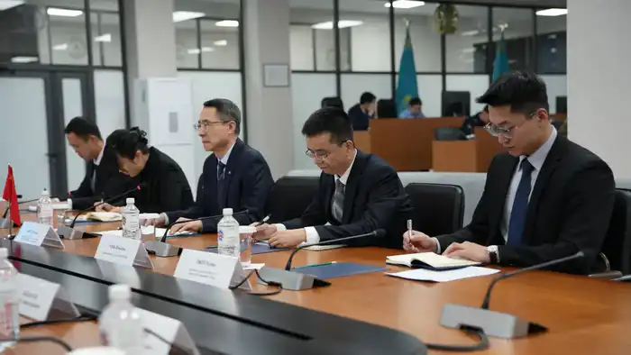 Рабочая встреча вице-министра по чрезвычайным ситуациям с Послом Китайской Народной Республики (2)