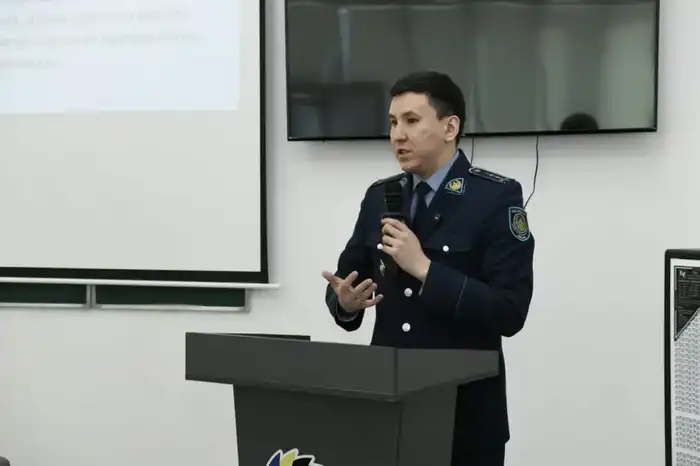 «Закон и порядок»: в Астане студентам разъяснили способы защиты от мошенников (3)