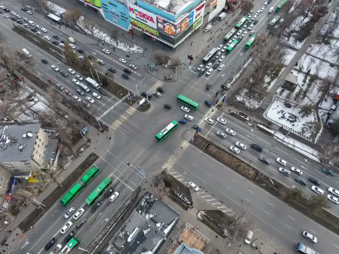 Изменение работы светофоров в Алматы: последствия для безопасности пешеходов и транспортной нагрузки Павлодаре