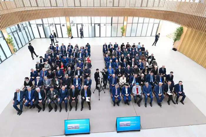 Обсуждение социальных инициатив и конституционной реформы с ветеранами и интеллигенцией региона Павлодаре