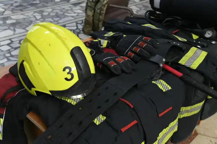 Столичные спасатели рассказали школьникам о своей службе (7)