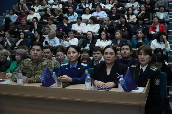 «Закон и порядок»: в Астане прошел форум на тему финансовой и цифровой безопасности (9)