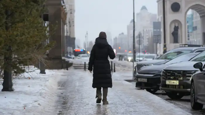 Астана: Снег и лёд — не враги, а союзники в борьбе за комфорт на тротуарах Павлодаре
