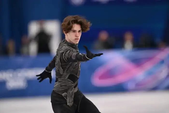 Михаил Шайдоров представляет Россию на Олимпийских играх в Милане в соревнованиях по фигурному катанию Павлодаре