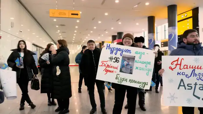 Чемпионы международного турнира Pee-Wee: молодые хоккеисты столицы вернулись домой (7)