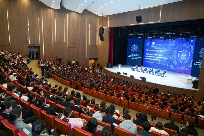 ЦИФРЛАНДЫРУ ЖӘНЕ ЖАСАНДЫ ИНТЕЛЛЕКТ: ТҮРКІСТАНДА ҚАРЖЫЛЫҚ ҚАУІПСІЗДІК МӘСЕЛЕСІ ТАЛҚЫЛАНДЫ (7)