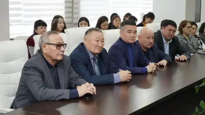 В ОБЛАСТИ АБАЙ СОСТОЯЛСЯ ДИАЛОГ ШАЛКАРА БАЙБЕКОВА С ДИРЕКТОРАМИ КОЛЛЕДЖЕЙ ПО ПРОЕКТУ КОНСТИТУЦИИ (5)