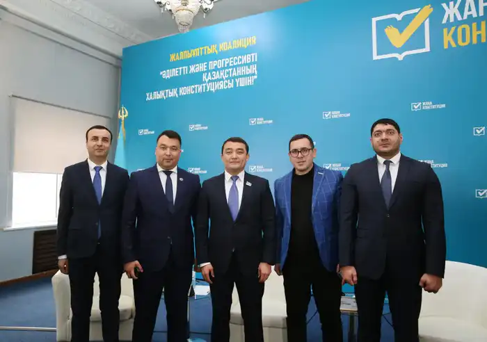 В Алматы состоялось первое заседание городской Коалиции «За Народную Конституцию Справедливого и Прогрессивного Казахстана!» и открытие штаба Народной коалиции (5)