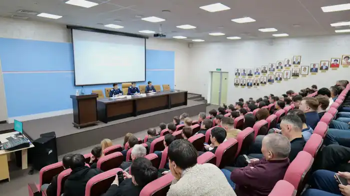 «Закон и порядок»: встречу по повышению правовой грамотности работников провели на столичном предприятии (5)