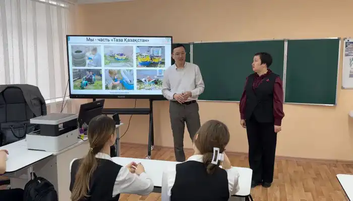 Волонтёры Костаная поддерживают одиноких пенсионеров, очищая дворы от снега и обсуждая заботу об экологии Павлодаре