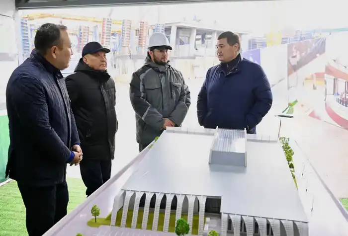 Глава региона осмотрел строительные объекты на территории города (5)