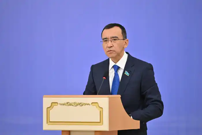 Маулен Ашимбаев разъясняет новую Конституцию жителям ВКО на встречах в Восточном Казахстане Павлодаре