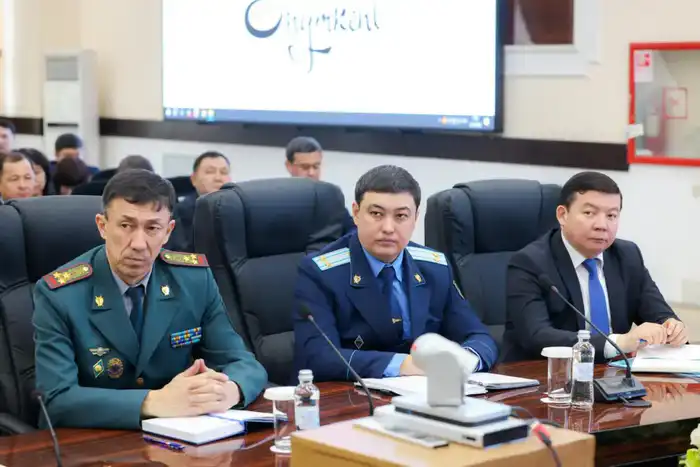 В АКИМАТЕ ШЫМКЕНТА ОБСУДИЛИ ПРОЕКТ НОВОЙ КОНСТИТУЦИИ РЕСПУБЛИКИ КАЗАХСТАН (4)