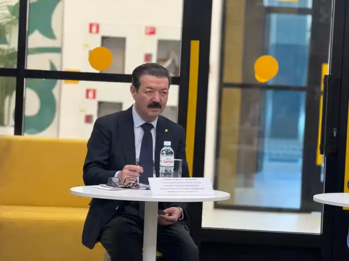 Обсуждение нового проекта Конституции в контексте важности дополнительного образования для формирования гражданской позиции молодежи Павлодаре