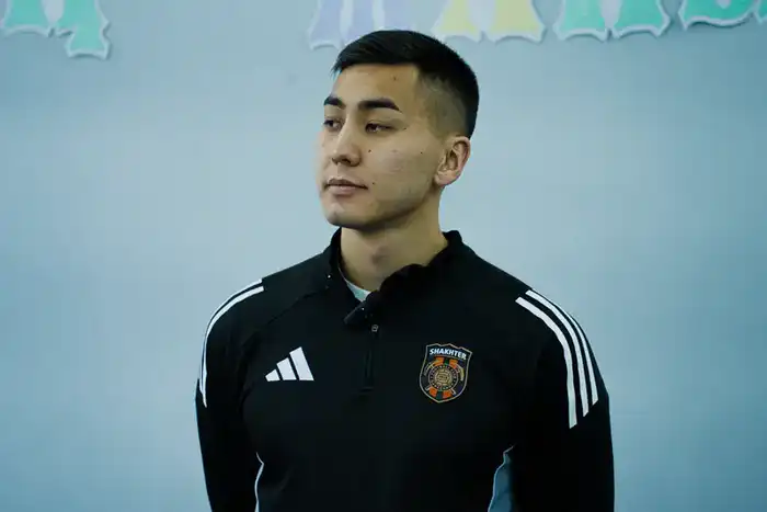 В Караганде игроки «Шахтёра» провели встречу со школьниками, обсуждая спорт и мотивацию Павлодаре