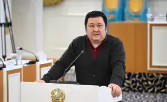 Политолог Марат Шибутов выступает за обновление Конституции в связи с изменениями в обществе