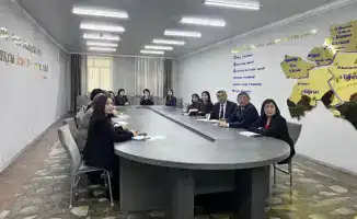 Круглый стол по защите прав человека в образовании: обсуждение новой Конституции и прав педагогов