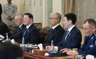 Касым-Жомарт Токаев озвучил амбициозную цель по увеличению торговли с Пакистаном до 1 миллиарда долларов, подчеркивая продуктивность переговоров с премьер-министром страны.