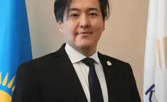 Назначение Әбсадықова Айқожы директором департамента Минпросвещения РК: ожидания и последствия для образовательной политики