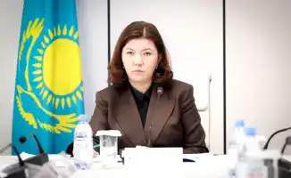 Министр образования обсуждает права учителей инновации и качество учебников