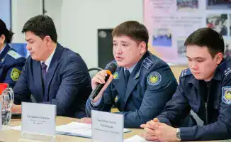 В Астане прошел семинар для пенсионеров о защите от мошенничества в интернете