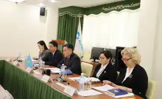 Обсуждение сотрудничества между министром труда и представителем ЮНИСЕФ в области защиты прав детей в Казахстане