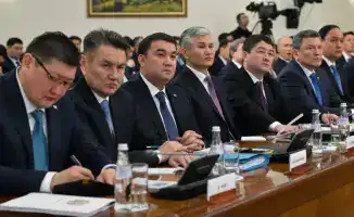 Влияние государственной политики на экономическую стабильность и внедрение технологий в производственный сектор