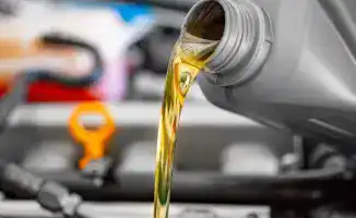 С 1 февраля 2026 года в Казахстане вводится обязательная маркировка моторных масел для защиты рынка от подделок